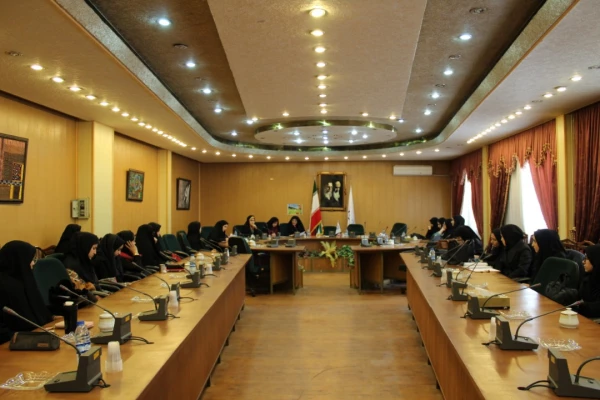 نشست مدرسه طبیعت و تعارض آن با سند تحول بنیادین 6