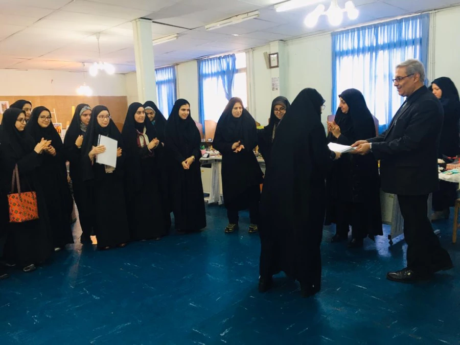 اختتامیه 8 نمایشگاه علمی-پژوهشی با تقدیر و تجلیل از عوامل اجرایی 4