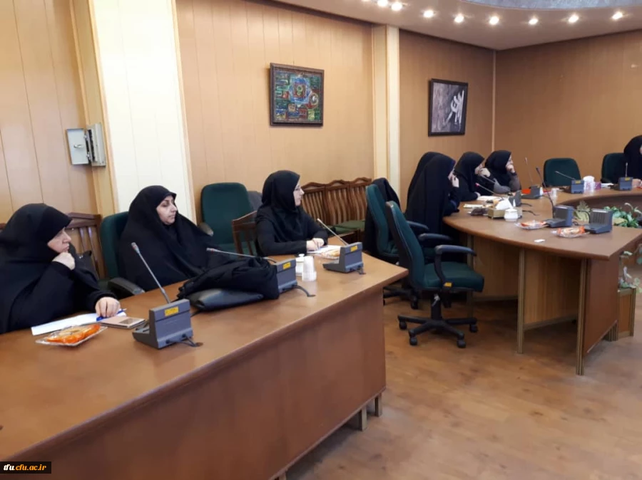 جلسه کمیته پژوهشی پردیس فاطمه الزهرا (س)  2