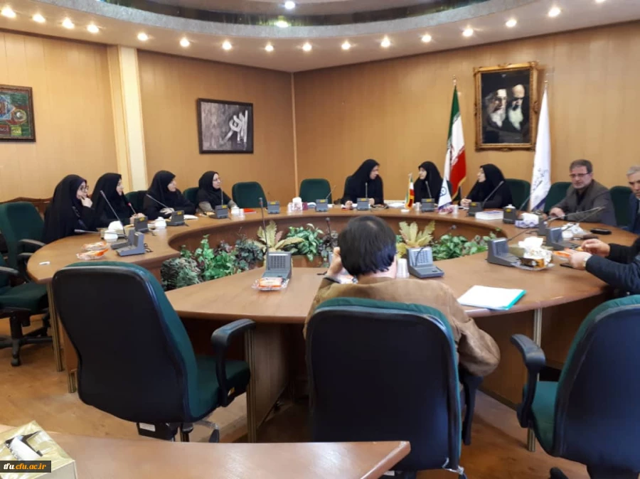جلسه کمیته پژوهشی پردیس فاطمه الزهرا (س)  4