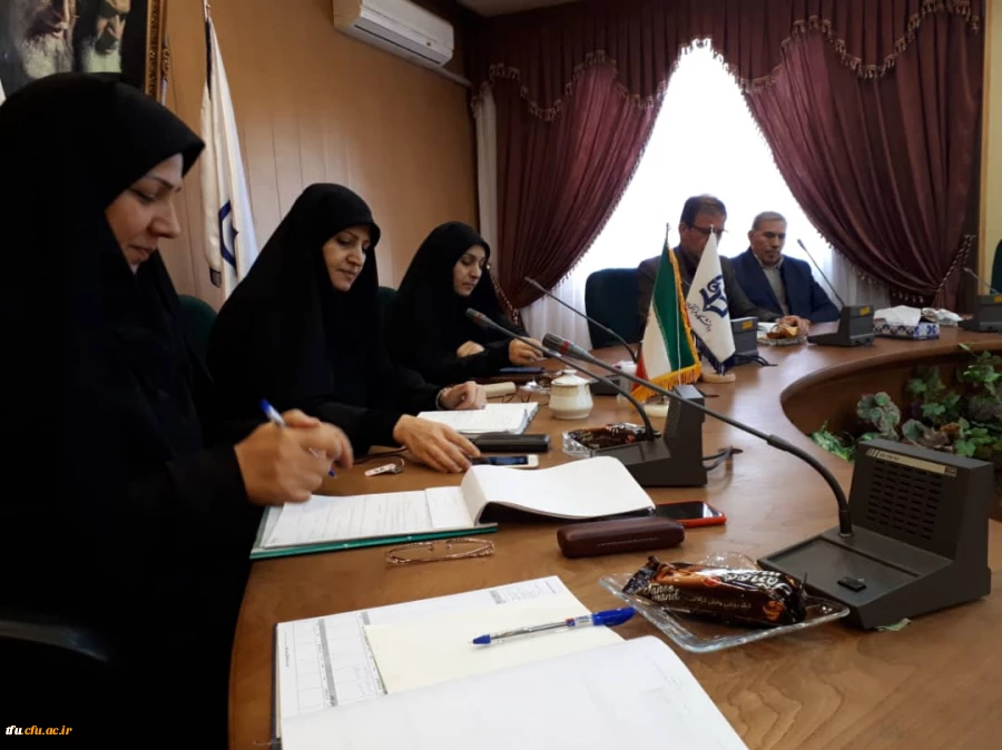 جلسه کمیته پژوهشی پردیس فاطمه الزهرا (س)  7