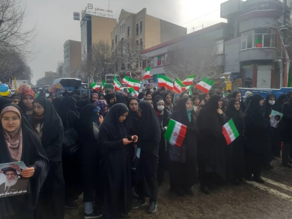 حضور انقلابی دانشگاه فرهنگیان استان آذربایجان شرقی در راهپیمایی 22 بهمن 98 5