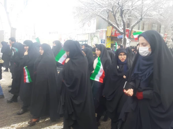 حضور انقلابی دانشگاه فرهنگیان استان آذربایجان شرقی در راهپیمایی 22 بهمن 98 7