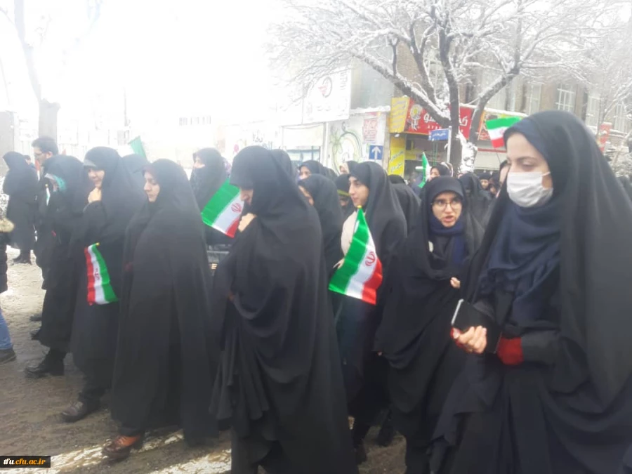 حضور انقلابی دانشگاه فرهنگیان استان آذربایجان شرقی در راهپیمایی 22 بهمن 98 7
