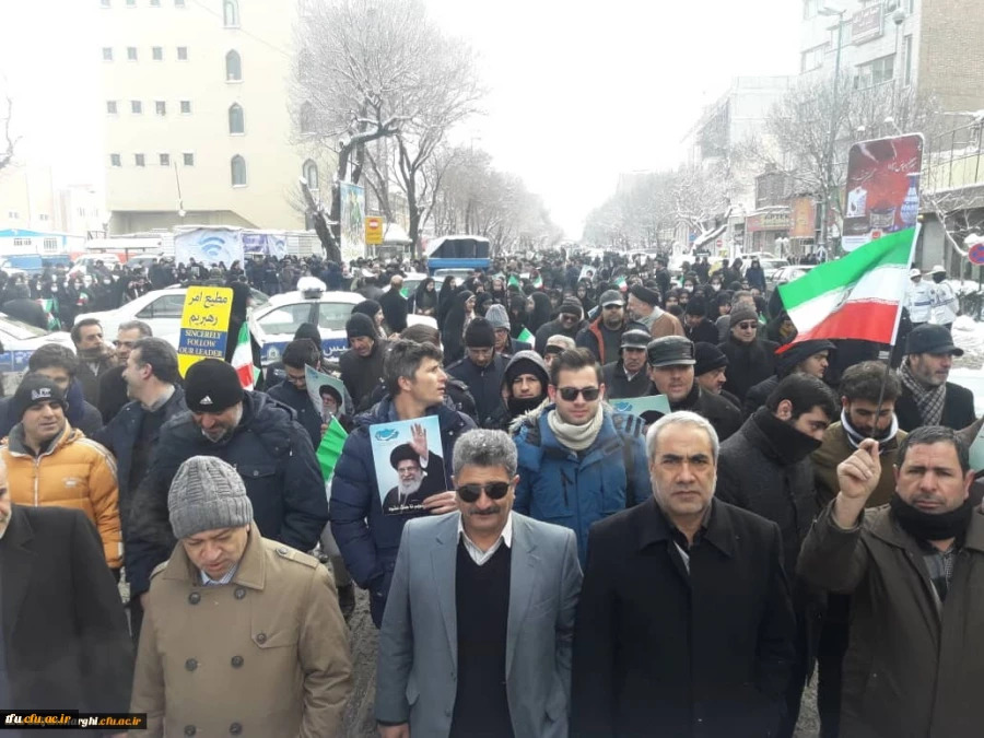 حضور انقلابی دانشگاه فرهنگیان استان آذربایجان شرقی در راهپیمایی 22 بهمن 98 8
