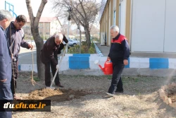 برگزاری مراسم درختکاری به مناسبت هفته منابع طبیعی و روز شهدا 3