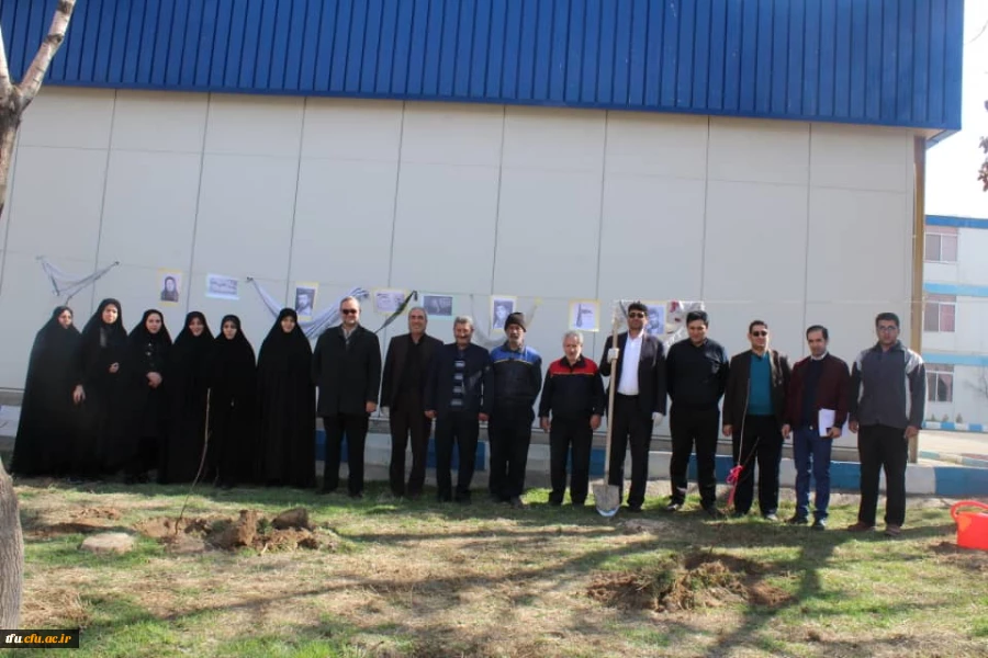 برگزاری مراسم درختکاری به مناسبت هفته منابع طبیعی و روز شهدا 4