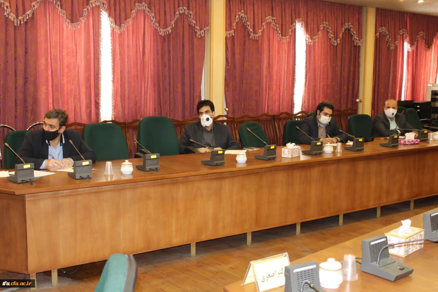 تشکیل اولین جلسه شورای آموزشی گروه های آموزشی ادبیات فارسی و ریاضیات 10