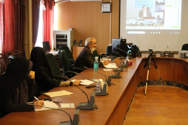 ویدئو کنفرانس با سخنرانی جناب آقای دکتر خنیفر 7