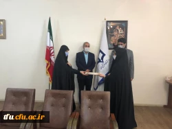 تجلیل از کارشناس روابط عمومی به مناسبت روز ارتباطات و روابط عمومی 3