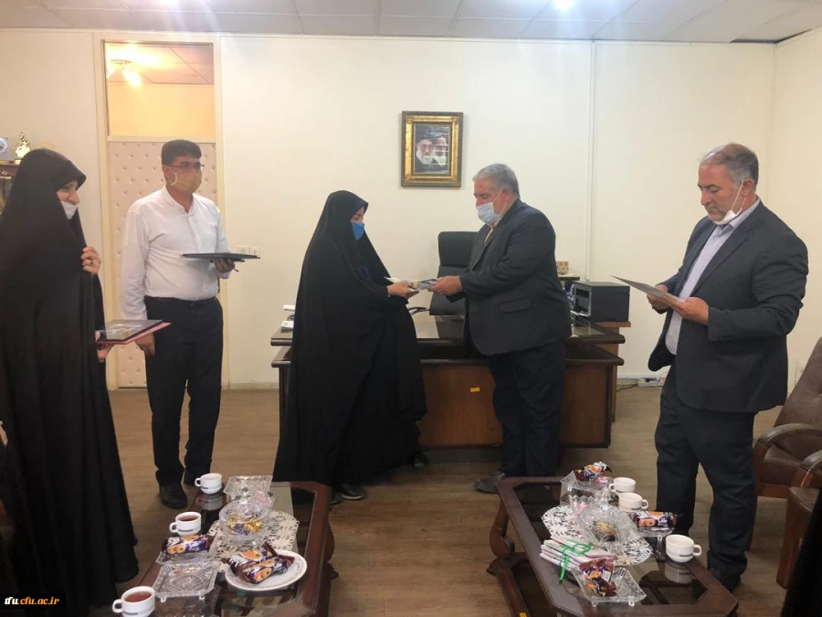 تقدیر از همکاران پردیس فاطمه الزهرا(س) به عنوان جهادگران میدان دفاع از سلامت

 2