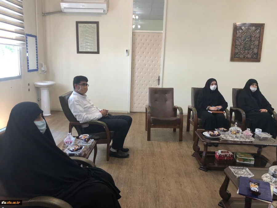 تقدیر از همکاران پردیس فاطمه الزهرا(س) به عنوان جهادگران میدان دفاع از سلامت

 3