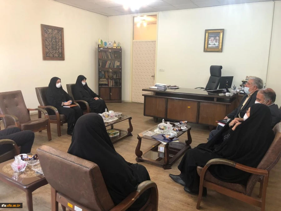 تقدیر از همکاران پردیس فاطمه الزهرا(س) به عنوان جهادگران میدان دفاع از سلامت

 6