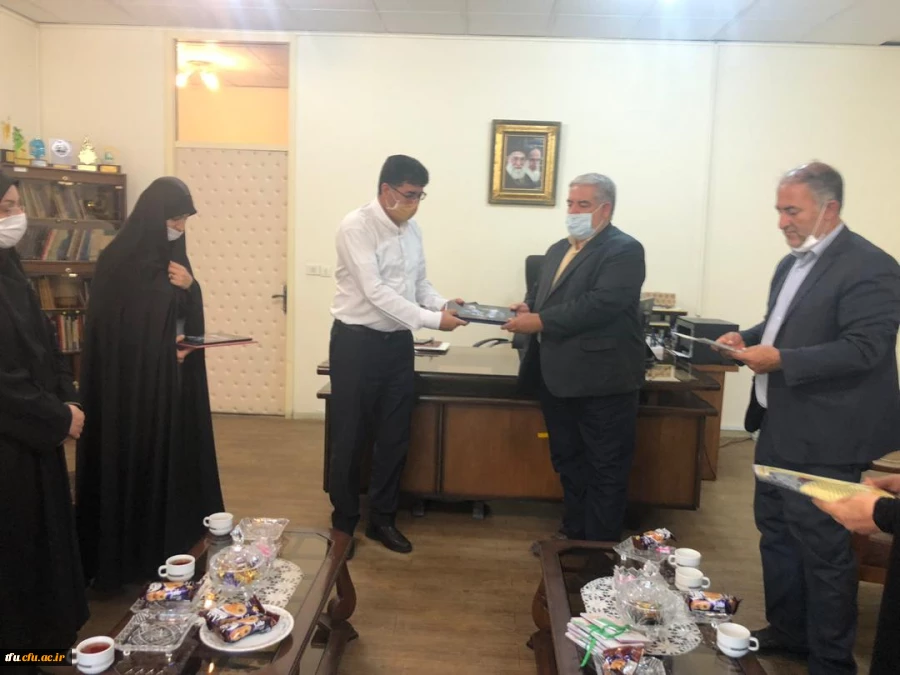 تقدیر از همکاران پردیس فاطمه الزهرا(س) به عنوان جهادگران میدان دفاع از سلامت
 2