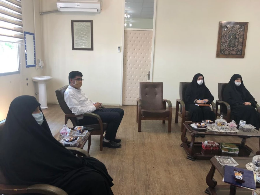 تقدیر از همکاران پردیس فاطمه الزهرا(س) به عنوان جهادگران میدان دفاع از سلامت
 2