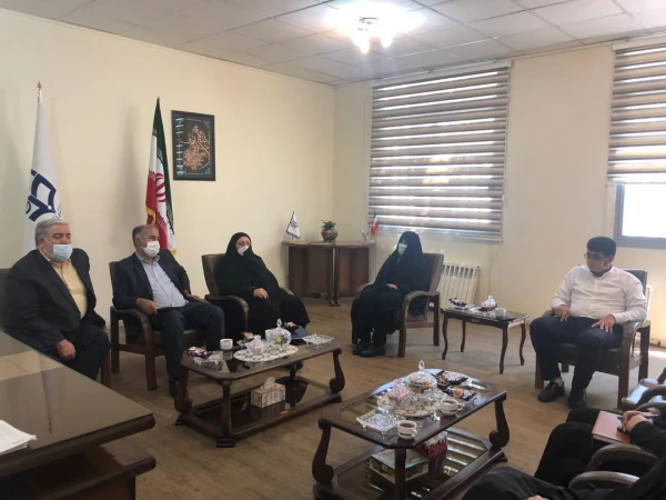 تقدیر از همکاران پردیس فاطمه الزهرا(س) به عنوان جهادگران میدان دفاع از سلامت
 3