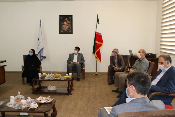 تجلیل از اساتید ایثارگر پردیس فاطمه الزهراس(س) تبریز 4