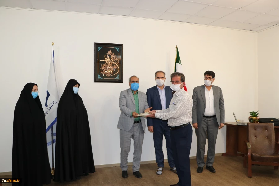 تجلیل از اساتید ایثارگر پردیس فاطمه الزهراس(س) تبریز 5