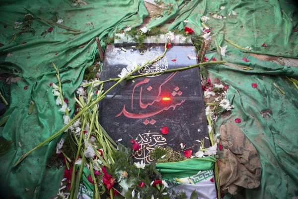 لالایی فرهنگیان تبریز بر پیکر یک شهید گمنام 14