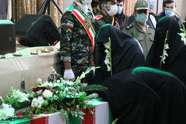 لالایی فرهنگیان تبریز بر پیکر یک شهید گمنام 22