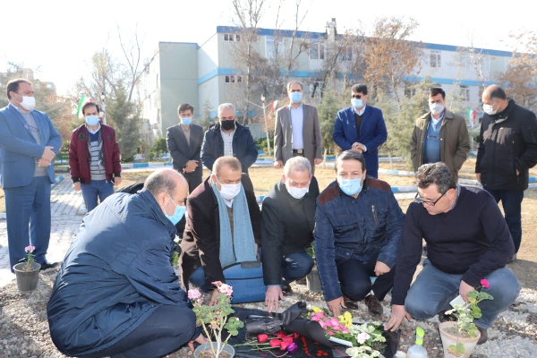 زیارت مزار شهید گمنام پردیس فاطمه الزهرا(س) و تجدید میثاق با شهدا در گلزار شهدای وادی رحمت تبریز 2