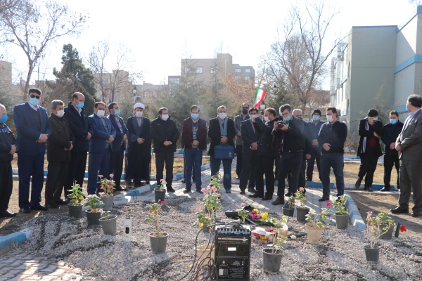 زیارت مزار شهید گمنام پردیس فاطمه الزهرا(س) و تجدید میثاق با شهدا در گلزار شهدای وادی رحمت تبریز 8