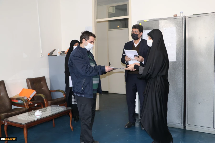 تقدیر وتجلیل از اساتید و همکاران به مناسبت  ولادت حضرت علی(ع) و بزرگداشت مقام پدر 3