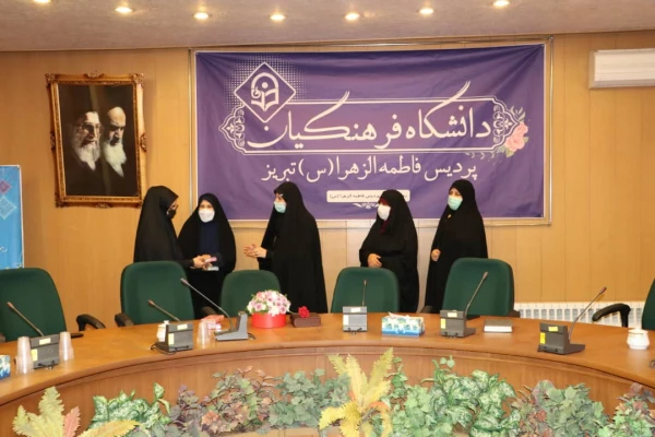 دیدار مسئولین خواهر ناحیه بسیج دانشجویی با ریاست پردیس جهت تبریک هفته تکریم معلم و تجلیل از دانشجومعلمان جهادگر 4