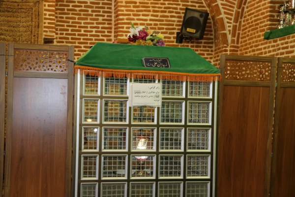 برگزاری مراسم پر فیض زیارت عاشورا در مرقد امامزادگان عون بن علی و زید بن علی تبریز 10