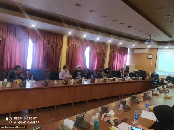 طراحی و تدوین الگویی برای استخدام معلمان با ماده خوب با ارائه دکتر اسداله خدیوی
 4