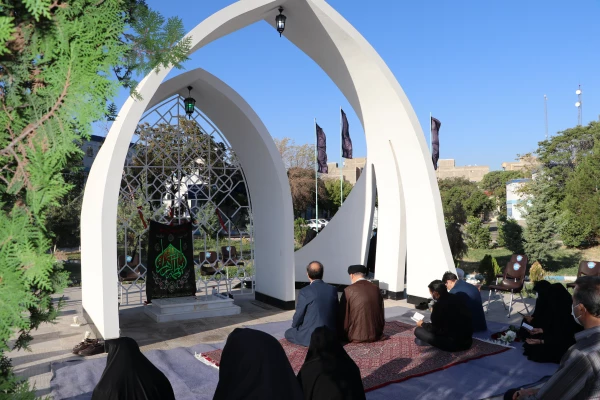 آئین غبار روبی و عطر افشانی مزار شهید گمنام پردیس فاطمه الزهرا(س) برگزارشد 10