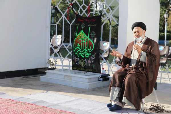 آئین غبار روبی و عطر افشانی مزار شهید گمنام پردیس فاطمه الزهرا(س) برگزارشد 13