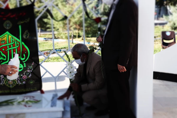 آئین غبار روبی و عطر افشانی مزار شهید گمنام پردیس فاطمه الزهرا(س) برگزارشد 20