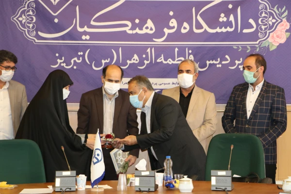 کنفرانس مجازی "طرح سرای مجازی گامی برای همدلی "استان آذربایجان شرقی در پردیس فاطمه الزهرا(س) تبریز برگزار شد 8