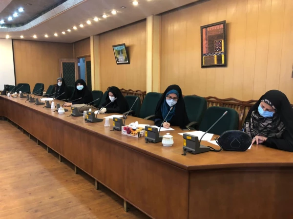 جلسه کمیته پژوهشی شهریور ماه پردیس فاطمه الزهرا(س)تبریز
 6