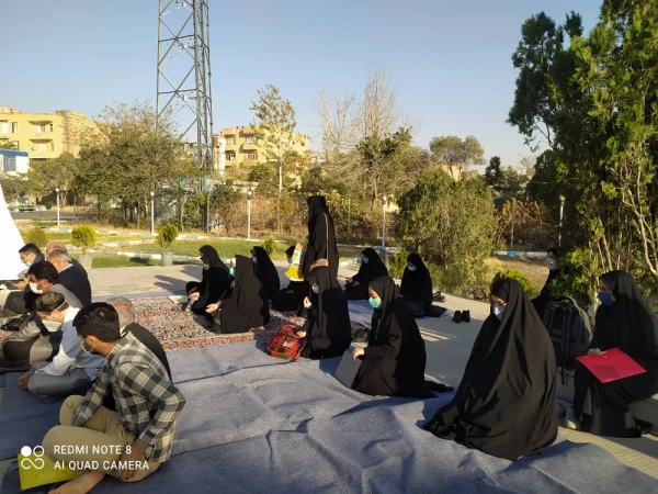 مراسم قرائت زیارت عاشورا با حضور نو دانشجو معلمان و اولیا آنها در جوار مزار شهید گمنام پردیس فاطمه الزهرا(س) تبریز 2