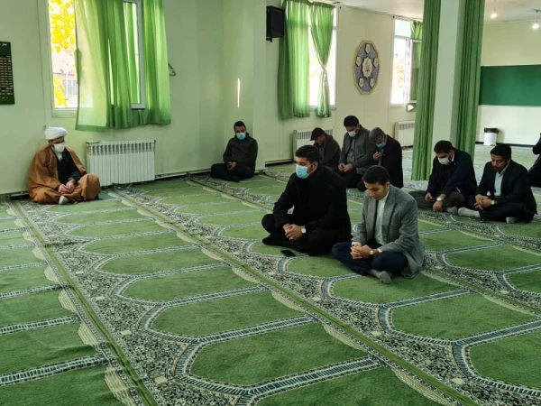 مراسم دوشنبه های قرآنی با حضور حافظ ممتاز قرآن جناب آقای سینا طباخی 3