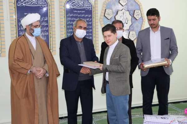 مراسم دوشنبه های قرآنی همزمان با ویژه برنامه روز دانشجو 10