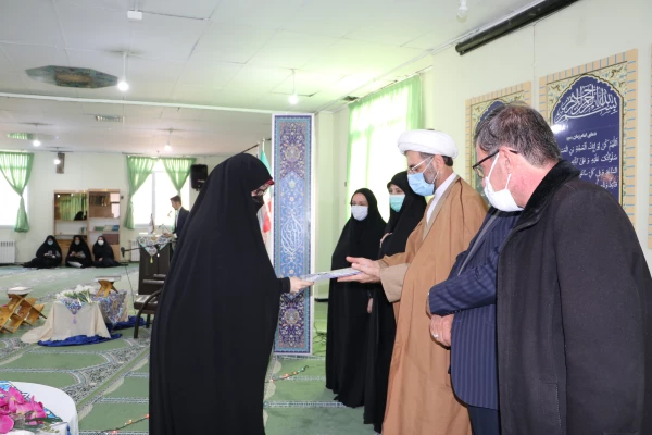 مراسم دوشنبه های قرآنی همزمان با ویژه برنامه روز دانشجو 15