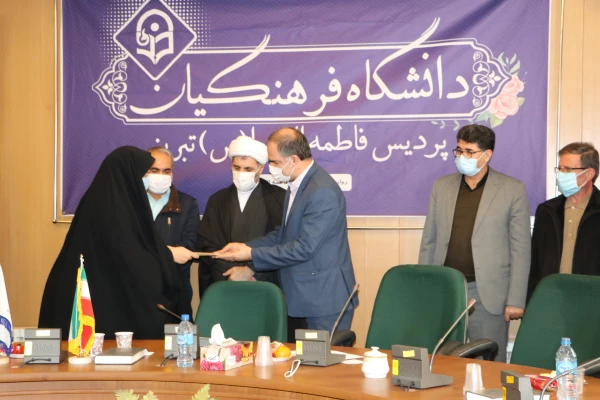 مراسم بزرگداشت هفته پژوهش و فناوری سال 1400 پردیس فاطمه الزهرا(س) تبریز 2