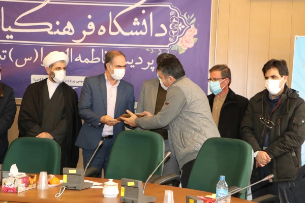 مراسم بزرگداشت هفته پژوهش و فناوری سال 1400 پردیس فاطمه الزهرا(س) تبریز 2