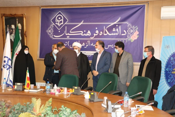 مراسم بزرگداشت هفته پژوهش و فناوری سال 1400 پردیس فاطمه الزهرا(س) تبریز 5