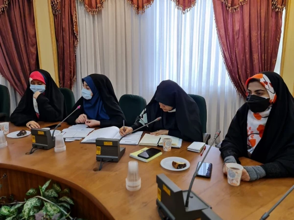 جلسه اسفند ماه 1400 کمیته فرهنگی پردیس فاطمه الزهرا(س) تبریز
 4