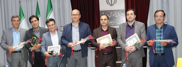 آیین گرامیداشت هفته معلم و دهه سرآمدی آموزش
 5