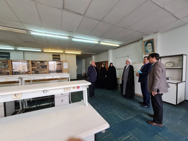 بازدید حجت الاسلام و المسلمین تقوی و دکتر علی خاکی از پردیس فاطمه الزهرا(س) تبریز 4