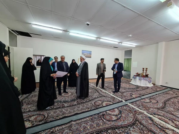 بازدید حجت الاسلام و المسلمین تقوی و دکتر علی خاکی از پردیس فاطمه الزهرا(س) تبریز 6