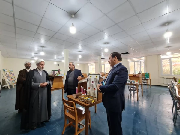 بازدید حجت الاسلام و المسلمین تقوی و دکتر علی خاکی از پردیس فاطمه الزهرا(س) تبریز 9