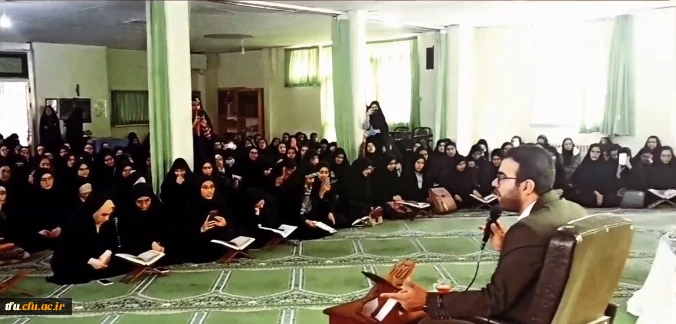 برگزاری برنامه محفل انس با قرآن کریم در پردیس فاطمه الزهرا (س) تبریز 4