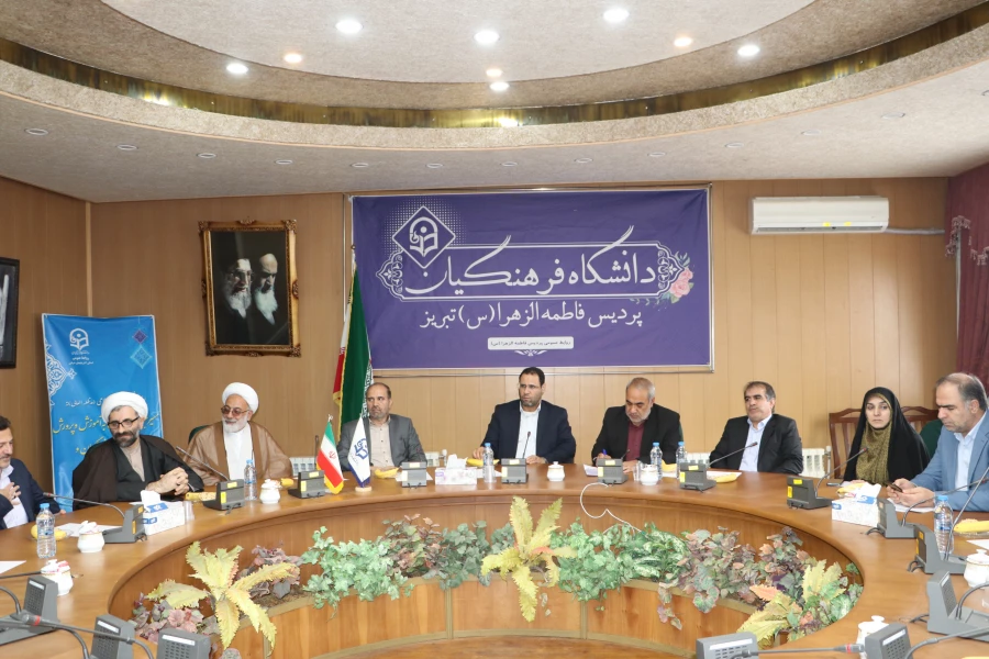 نشست صمیمی  دانشجو معلمان استان آذربایجان شرقی با سرپرست وزارت آموزش و پرورش  6