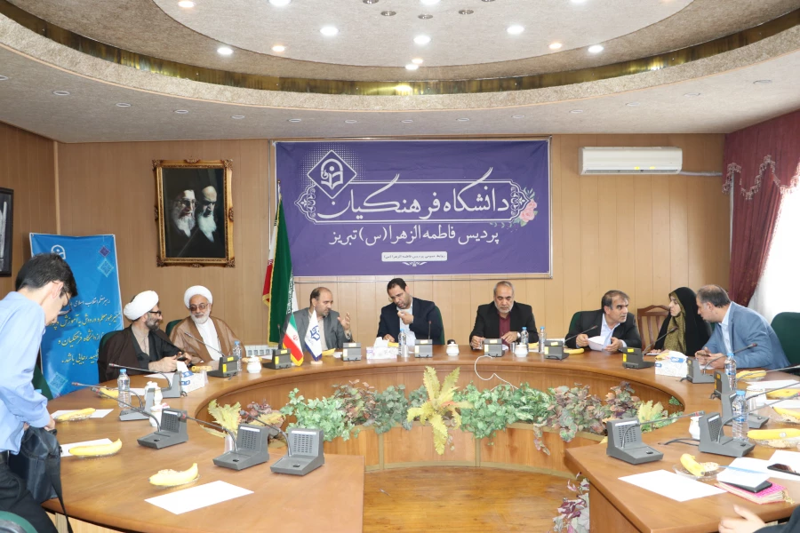 نشست صمیمی  دانشجو معلمان استان آذربایجان شرقی با سرپرست وزارت آموزش و پرورش  5